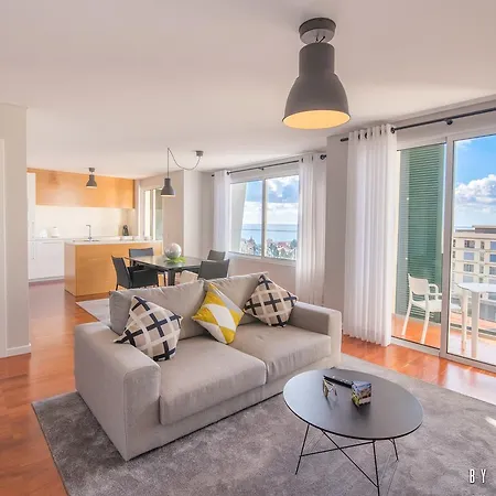 Mlv Uptown Apartamento
