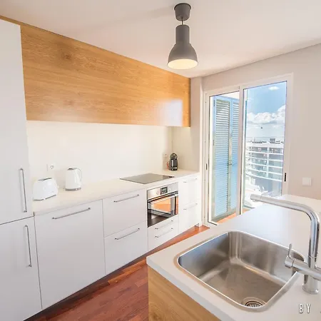 Mlv Uptown Apartament *